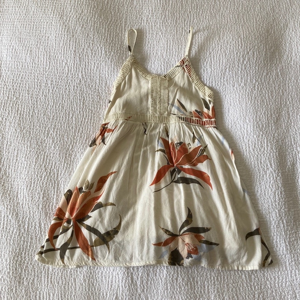 Girls O’neills dress.